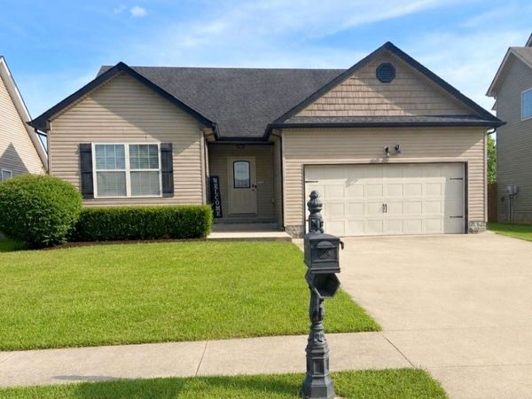 502 Falkland Cir, Clarksville, TN 37042