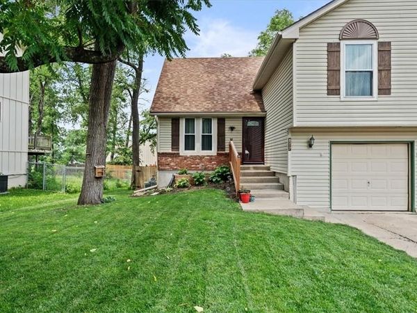 8217 Switzer Street, Overland Park, KS 66204