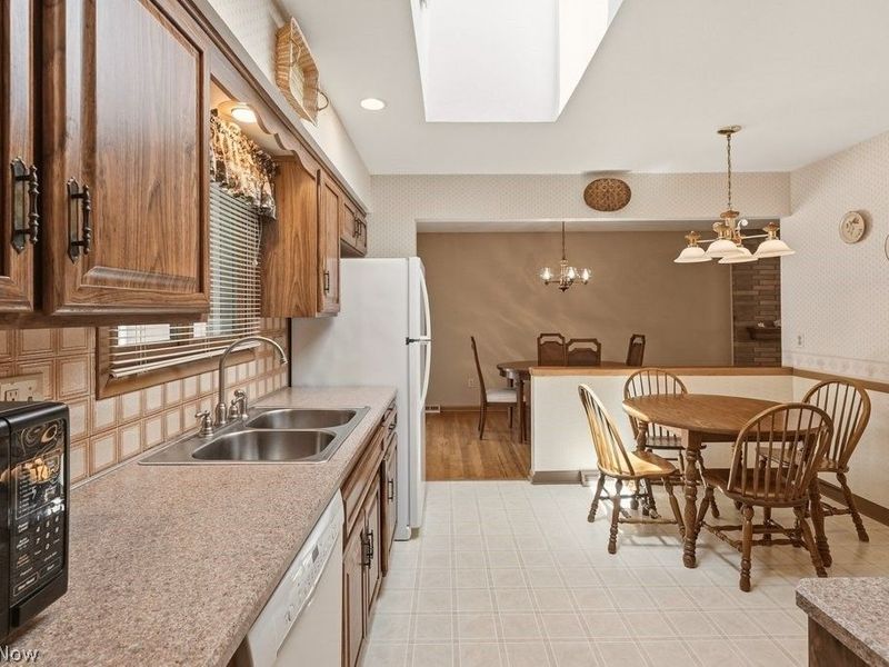6503 Regency Drive, Parma, OH 44129 Photo 14