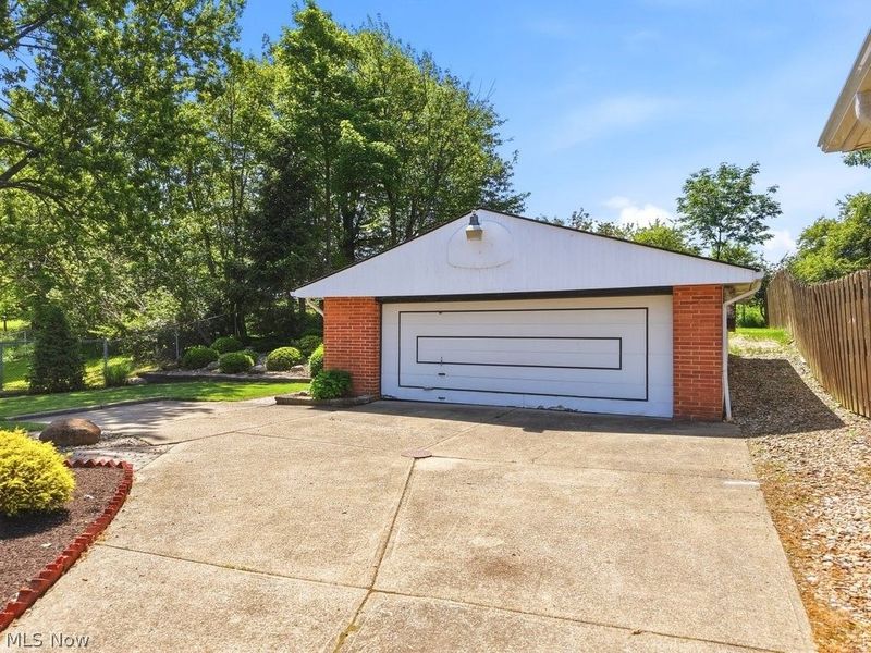 6503 Regency Drive, Parma, OH 44129 Photo 32