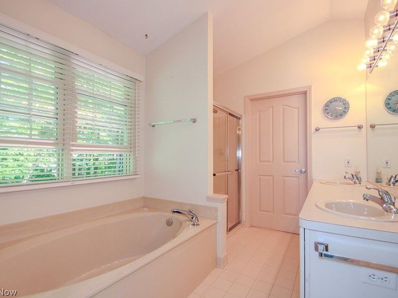 2345 Champion Trail , Twinsburg, OH 44087 Photo 30