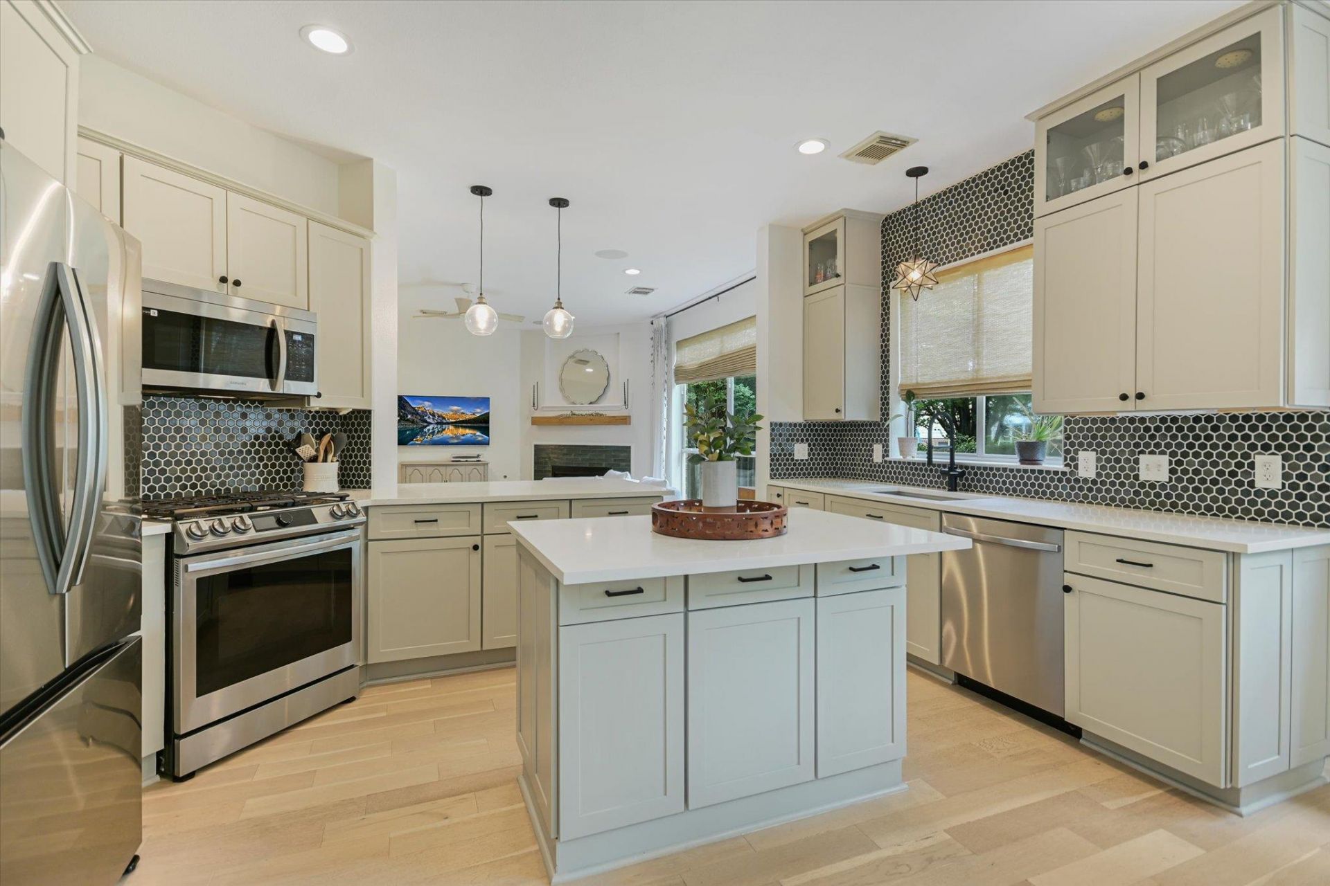 12506 Canyon Glen Dr, Austin, TX 78732 Main Photo