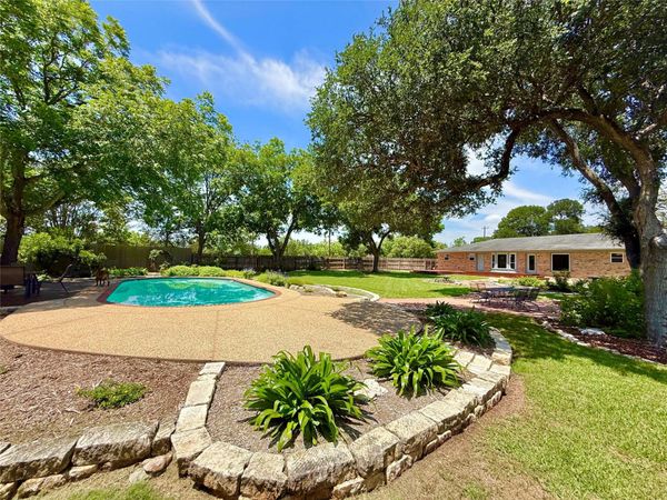 11613 Sunset DR, Austin, TX 78748