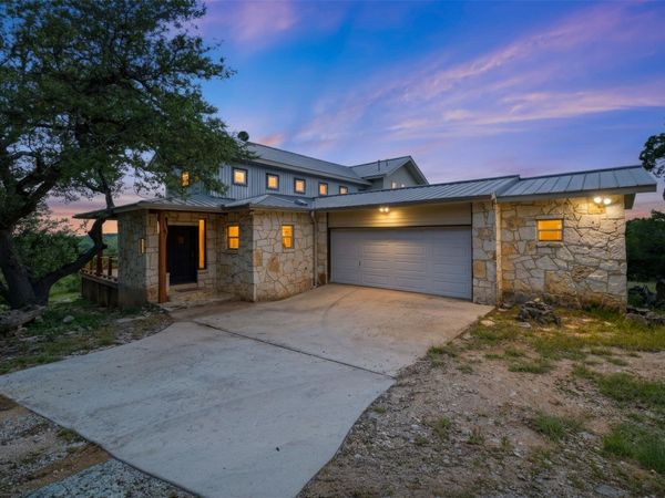 700 Skyline Ridge Lookout DR, Wimberley, TX 78676