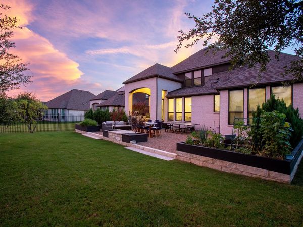 668 Two Creeks LN, Austin, TX 78737