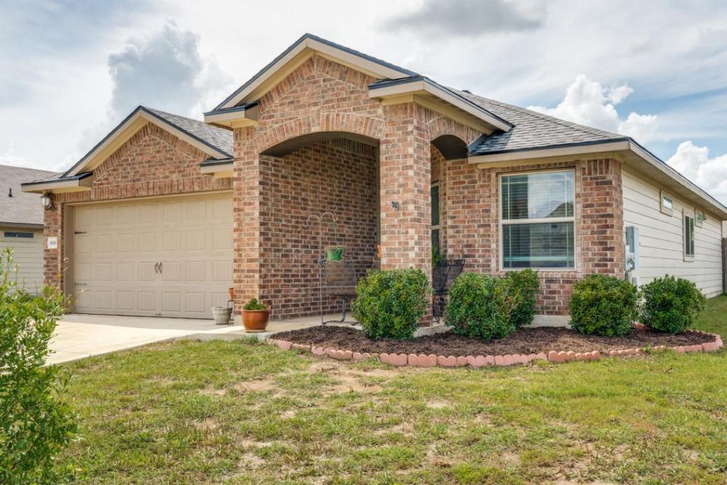 1618 Woodlands Dr , Kyle, TX 78640 Main Photo