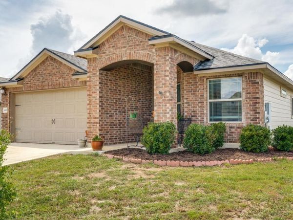 1618 Woodlands DR , Kyle, TX 78640