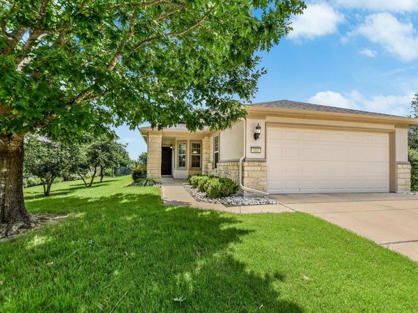 512 Salt Creek LN , Georgetown, TX 78633