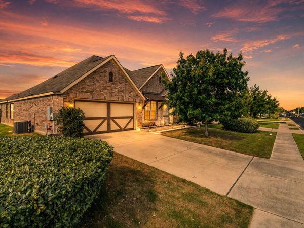 804 Farm House DR , Hutto, TX 78634
