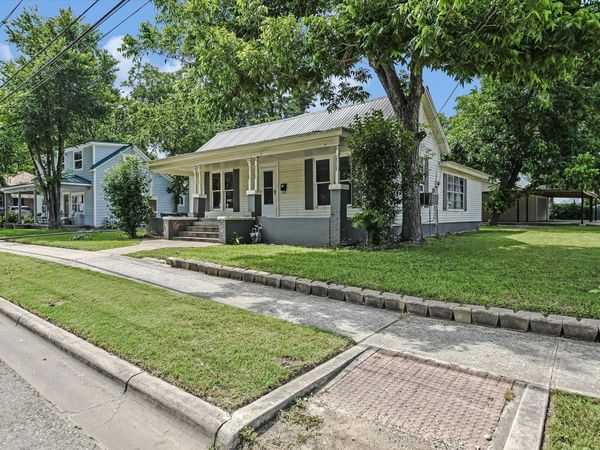 312 W 10th ST , Georgetown, TX 78626