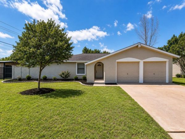 1105 Green Meadow DR , Round Rock, TX 78664