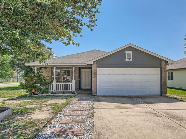 2801 Tyler LN , Taylor, TX 76574