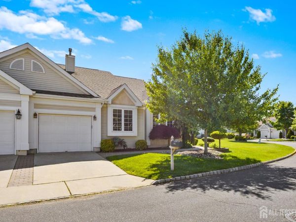 23 Stonewyck Place, Monroe Township, NJ 08831