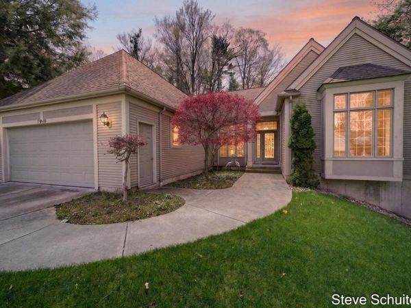 1949 Forest Glen Drive, Muskegon, MI 49441