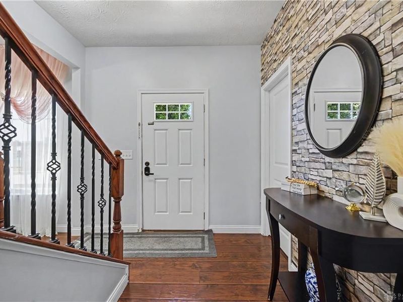 7122 Bluestream Drive, Tipp City, OH 45371 Photo 7