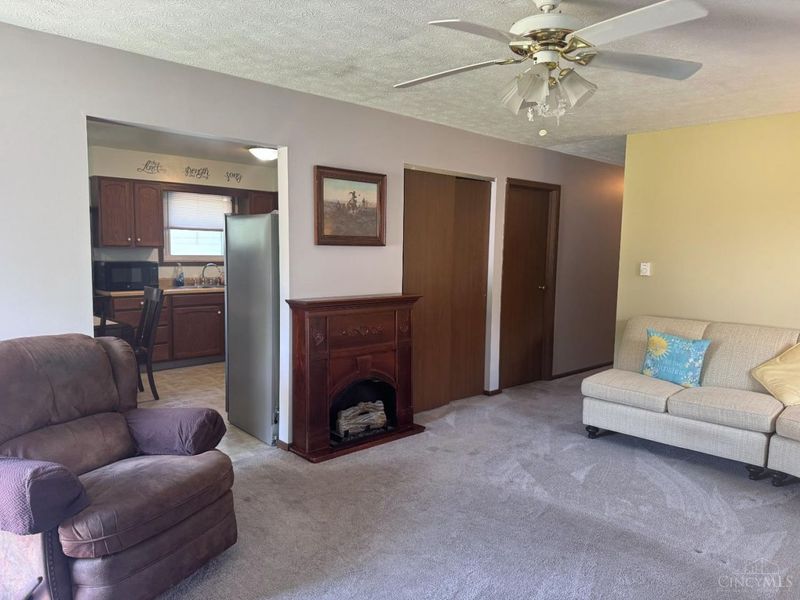 8543 Kingston Drive, Franklin, OH 45005 Photo 11
