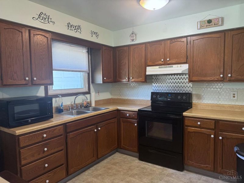 8543 Kingston Drive, Franklin, OH 45005 Photo 14
