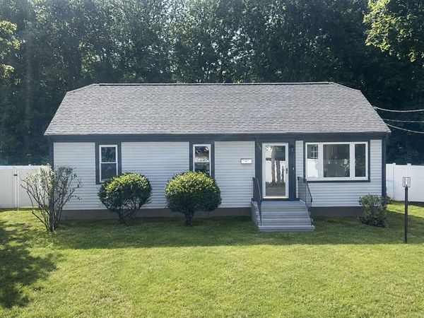 289 Commercial St, Whitman, MA 02382