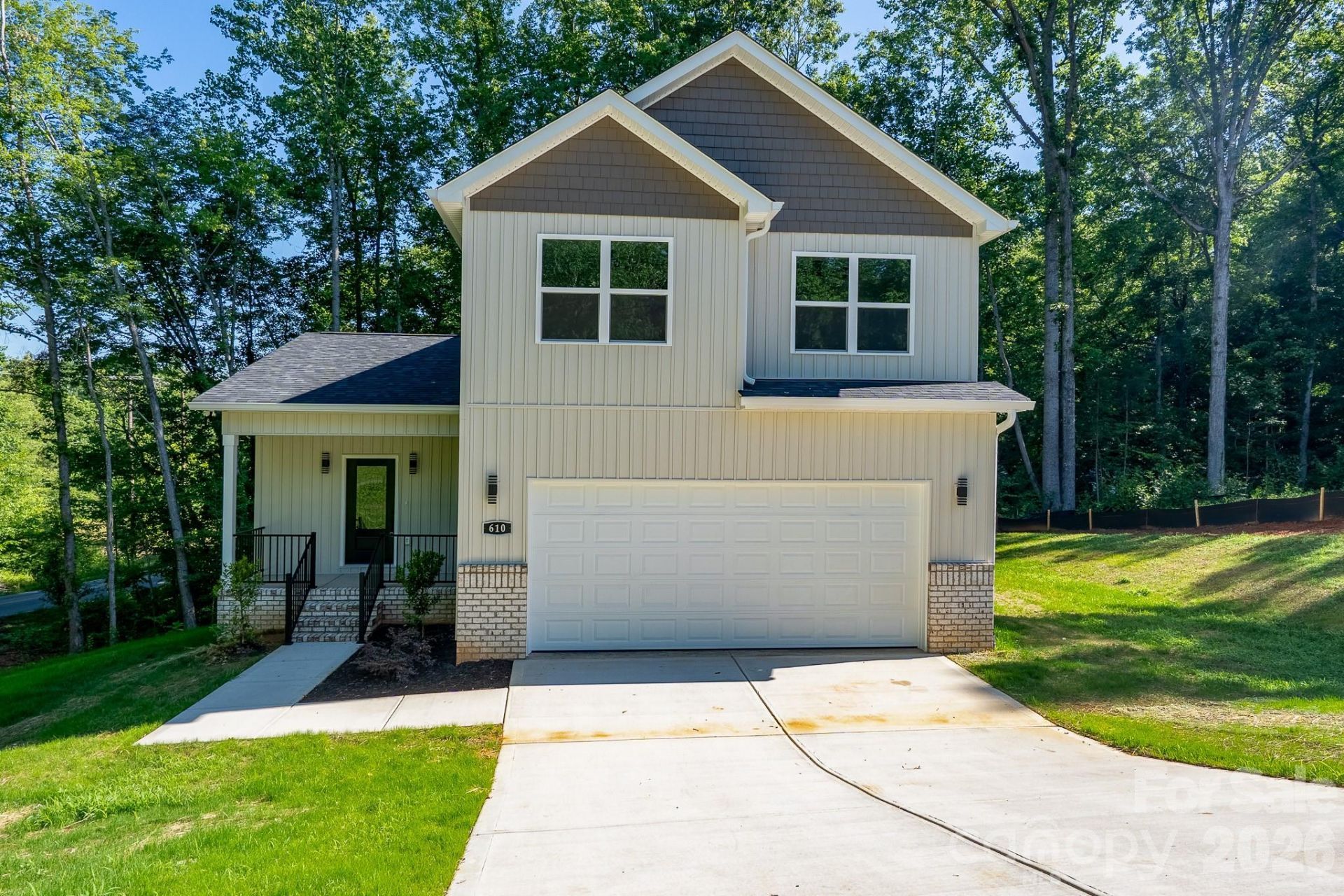 610 Queens Drive , Dallas, NC 28034 Main Photo