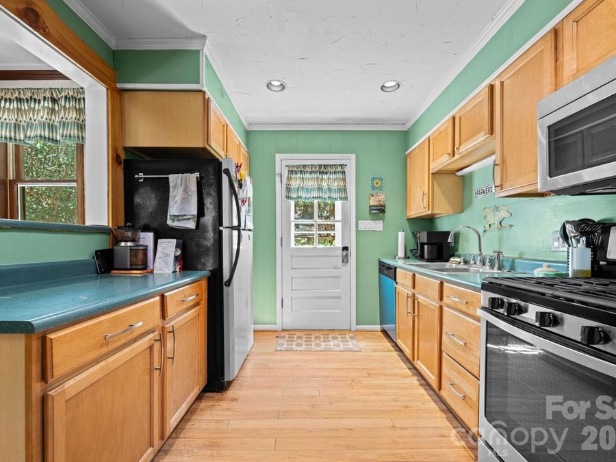Property Image 6
