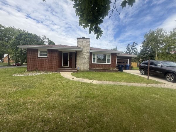 820 Cedar Avenue , Waukegan, IL 60085