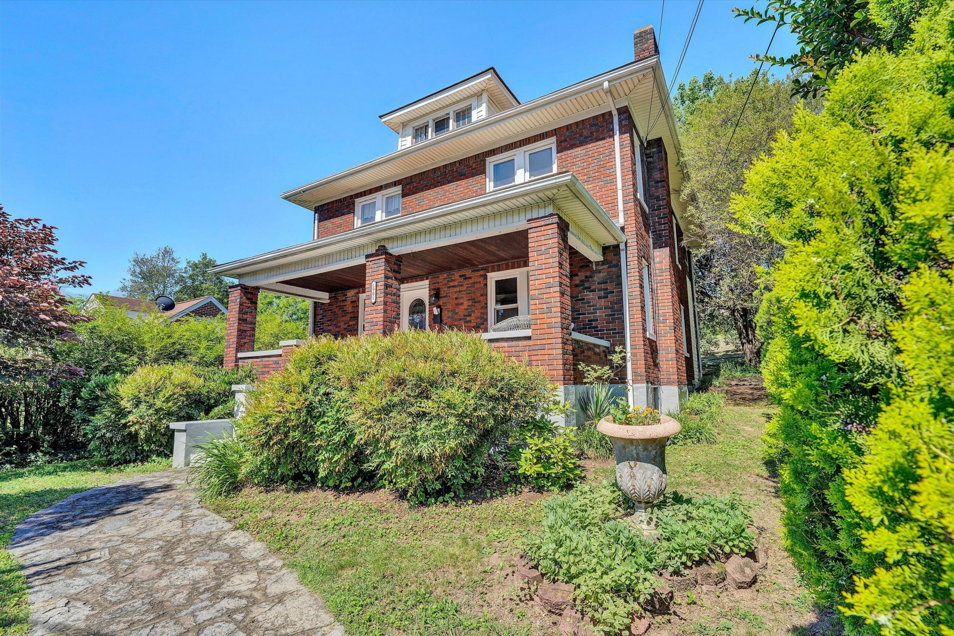 1901 Main St Sw, Roanoke, VA 24015 Main Photo