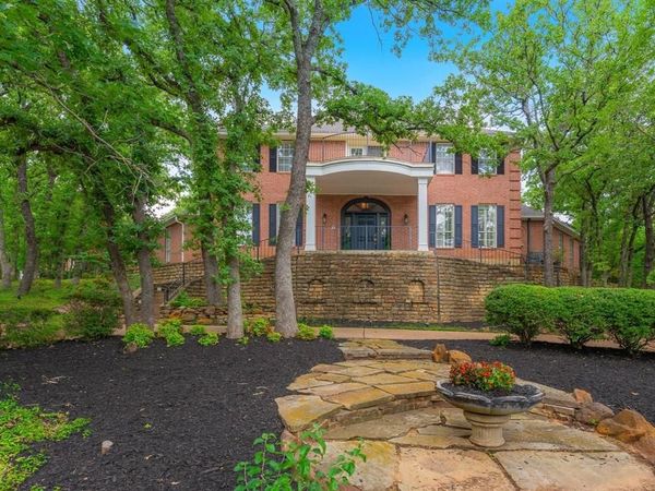302 W Charlottesville Avenue, Colleyville, TX 76034