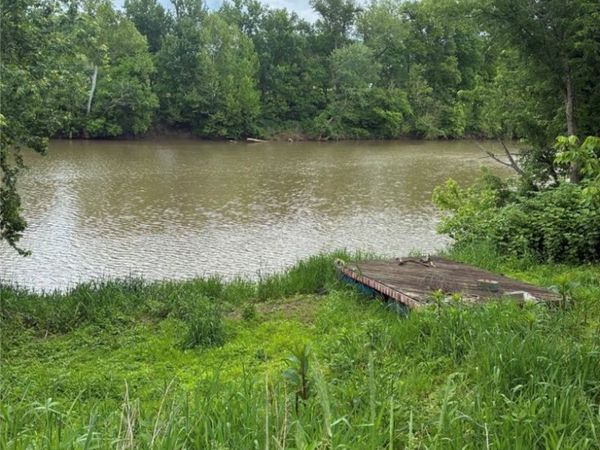 5973 Elizabeth Pike , Elizabeth, WV 26143