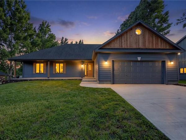 1103 Brookside Place, Raymore, MO 64083