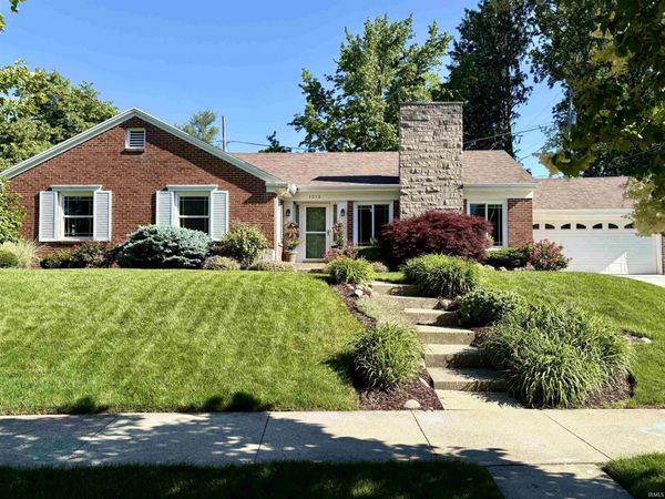 1212 Sunset Drive, Fort Wayne, IN 46807
