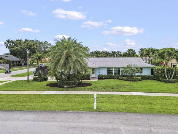 11249 Pine Valley Drive, Wellington, FL 33414