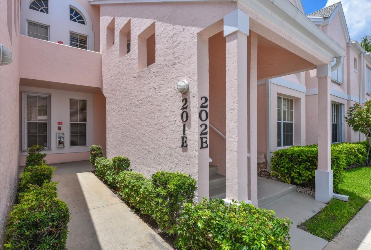 201 Muirfield Court, Unit 201e, Jupiter, FL 33458 Photo