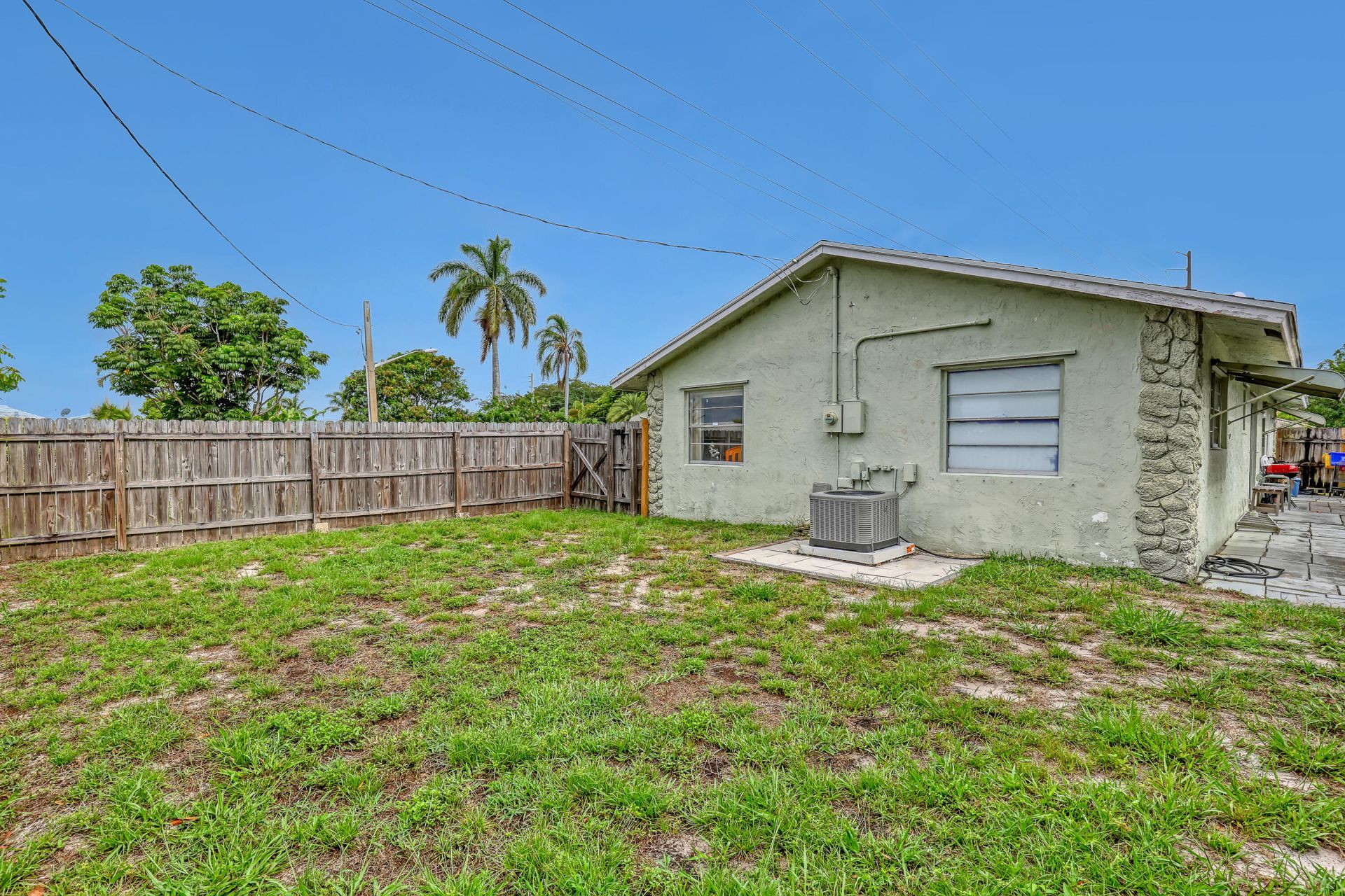 302 SW 8th Street, Boynton Beach, FL 33426 Photo