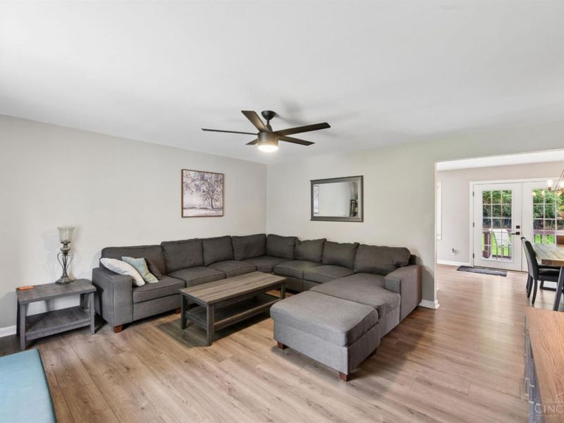 3393 Bellehaven Court, Green Township, OH 45248 Photo 4