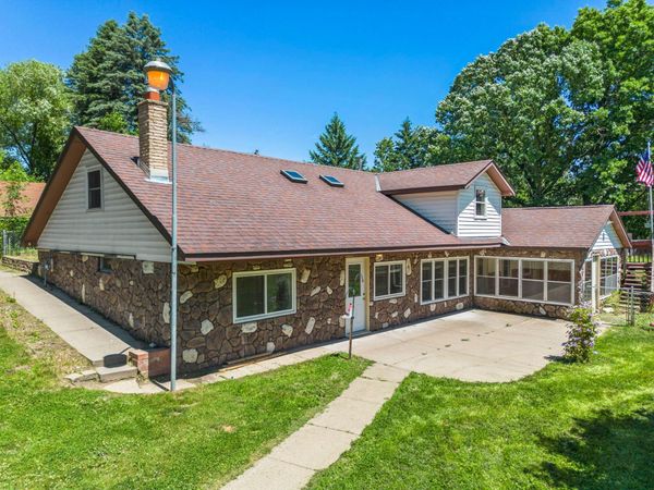 33455 Jackson Street NE, Cambridge, MN 55008