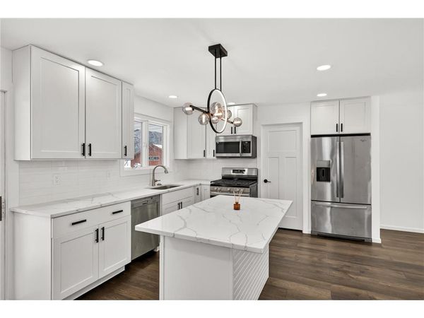 10920 Oak Knoll Terrace N, Hopkins, MN 55305