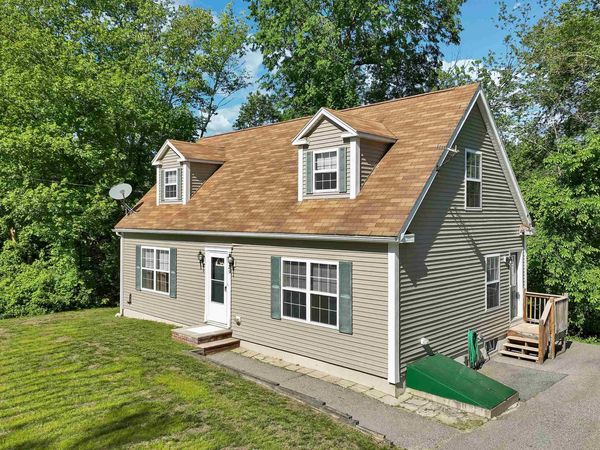 29 Lawrence Road, Salem, NH 03079
