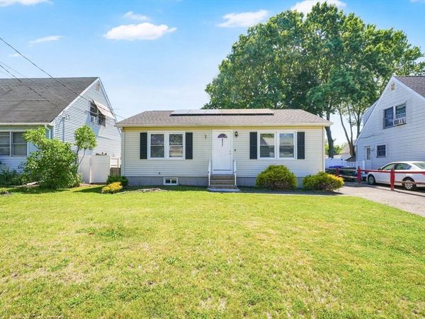 217 Mazarin St, Springfield, MA 01151