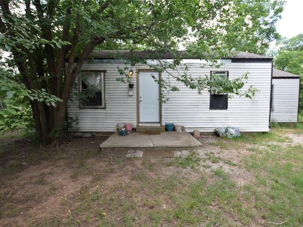220 NE 1st Street, Moore, OK 73160
