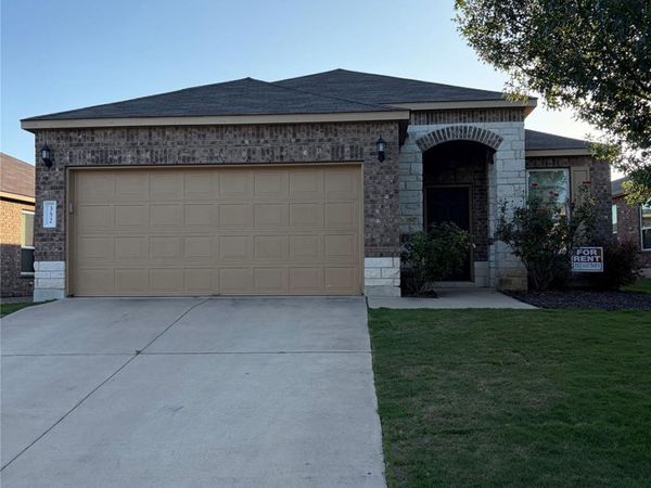 352 Martha DR , Buda, TX 78610