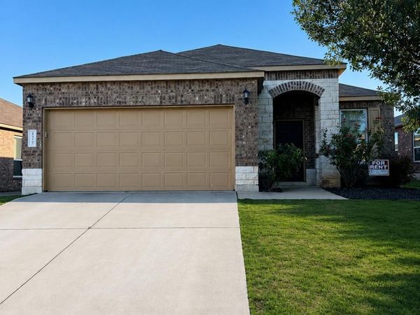 352 Martha DR, Buda, TX 78610