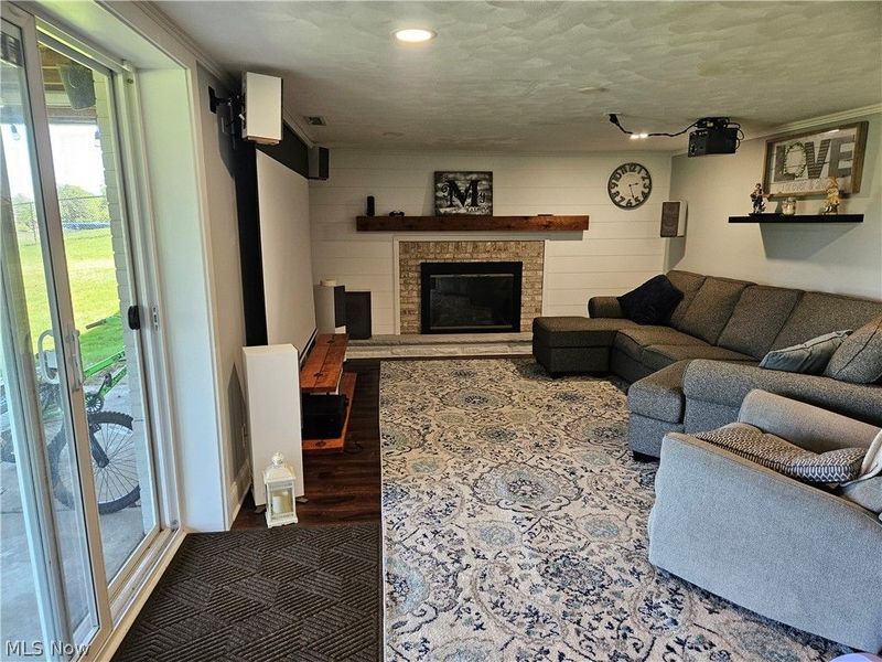 9729 Sommerville Street , Louisville, OH 44641 Photo 5