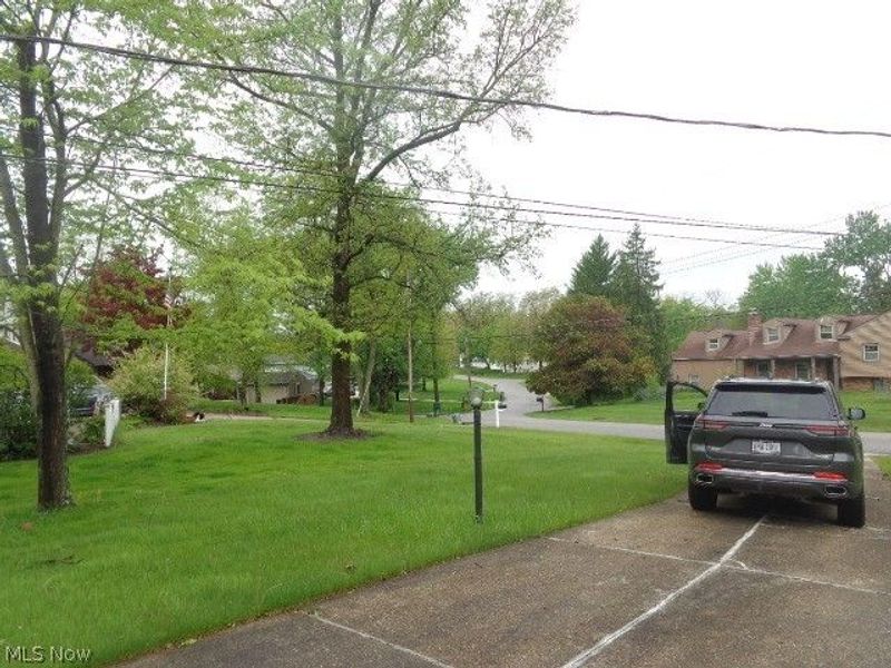 8085 Worthington Park Drive , Strongsville, OH 44149 Photo 17