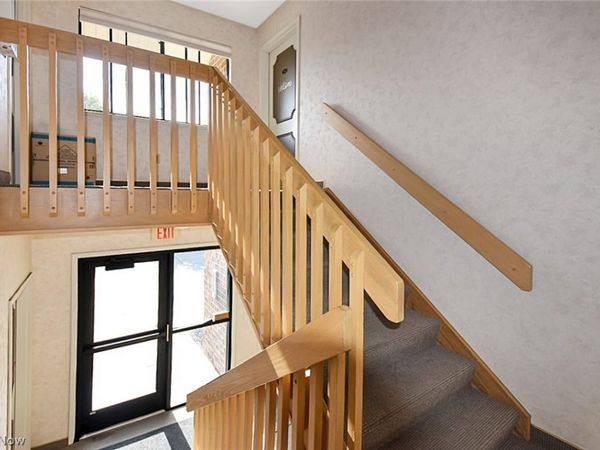 6475 Princeton Court, Unit 203, Parma Heights, OH 44130
