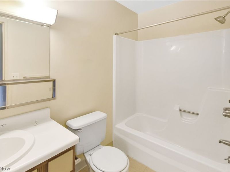 6475 Princeton Court, Unit 203, Parma Heights, OH 44130 Photo 10