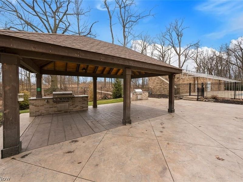 2202 Acacia Park Drive, Unit 2414, Lyndhurst, OH 44124 Photo 22