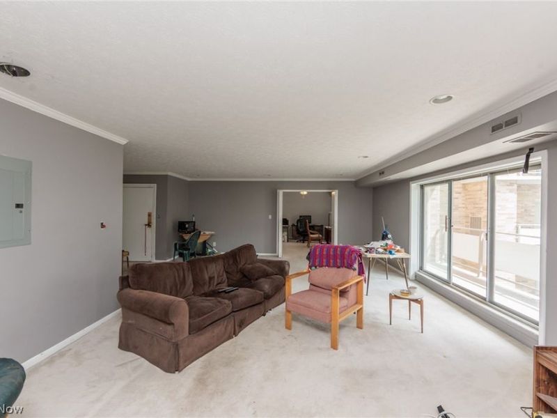 2202 Acacia Park Drive , Unit 2414, Lyndhurst, OH 44124 Photo 5