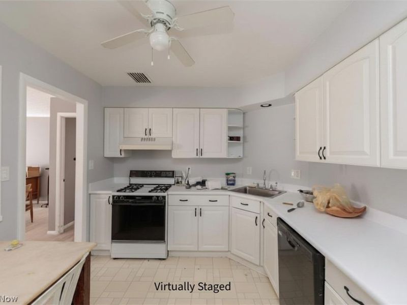 2202 Acacia Park Drive, Unit 2414, Lyndhurst, OH 44124 Photo 6