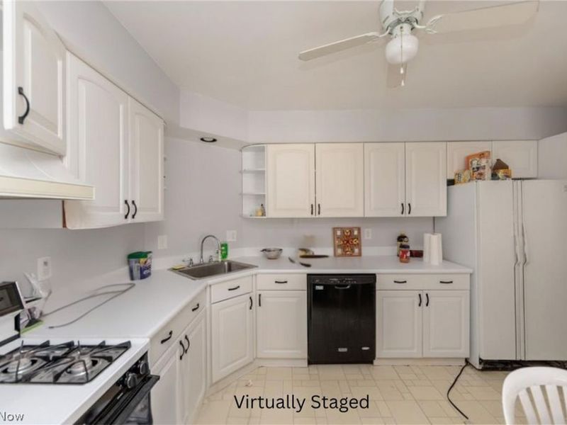 2202 Acacia Park Drive, Unit 2414, Lyndhurst, OH 44124 Photo 7