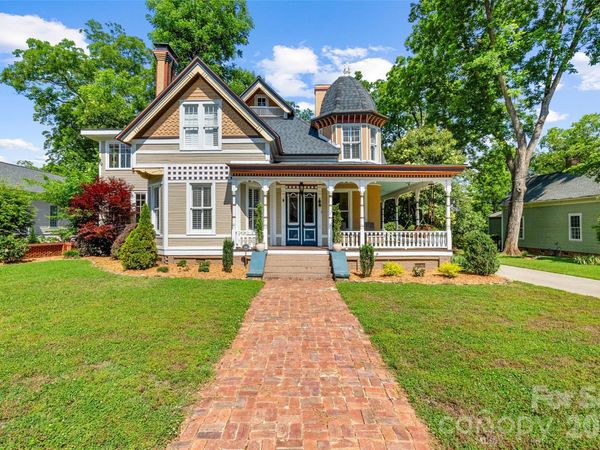 8 College Street, York, SC 29745
